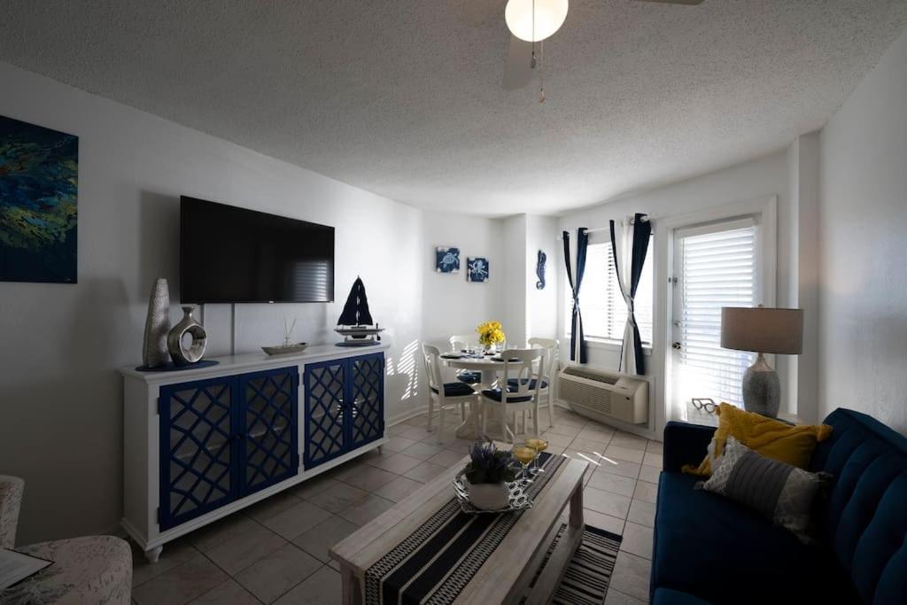 Royal Retreat-Amazing View-King Bed-1 Bedroom-Full Kitchen-Free Parking-Self Check-In Myrtle Beach Dış mekan fotoğraf